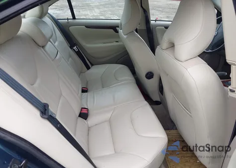 2008 Volvo S60 2.5T z USA, uszkodzony, nr VIN YV1RS592X82677330